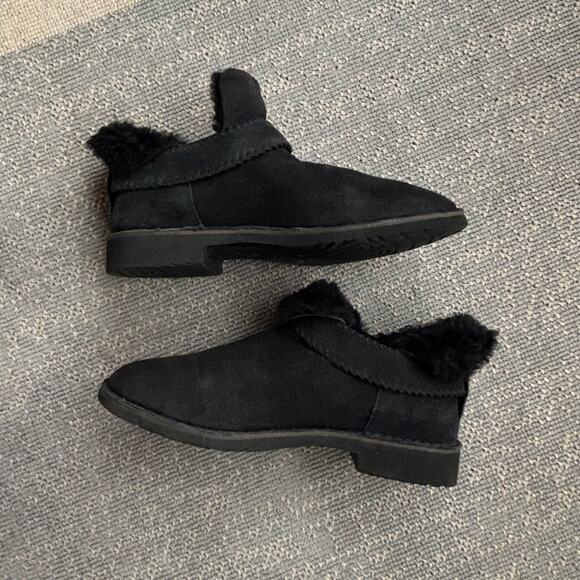 UGG MCKAY BOOTIES BLACK  SUEDE LEATHER SHEEPSKIN STYLE 1012358 WOMEN SIZE 10 10 - Picture 7 of 12